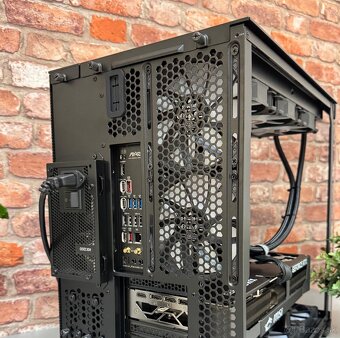 68 - Ryzen 9 9950X3D\96GB\RTX 5090\SSD\1200W Zdroj - 16