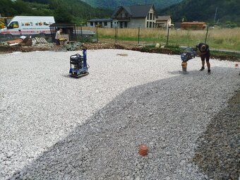 Zemné práce – minibager, traktobager, odvoz materiálu - 16