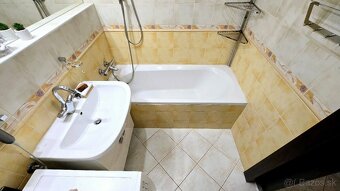 B. Němcovej, 3-izb. byt, 69 m2+BA+LO, na 1/11 pos., po REK - 16