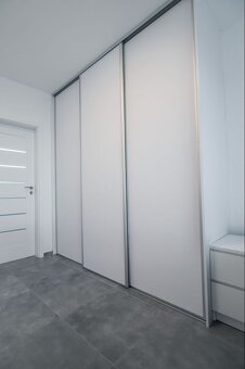 2-izbový byt s predzáhradkou aj parkovaním – pocit domu za c - 16