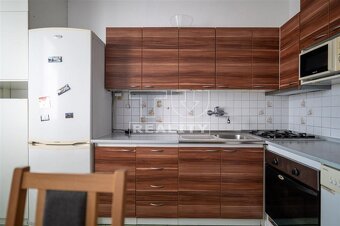 3-izbový byt s výbornou dispozíciou - sídlisko Hájik - 16