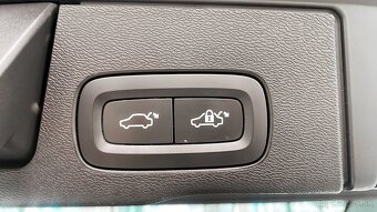 Volvo XC60 B4 145KW AWD AT - 16
