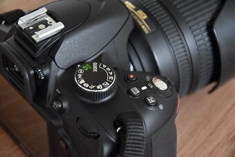 Nikon d3200 s VR AF 18-105 + brasna - nafotene 4 tisic.snim. - 16