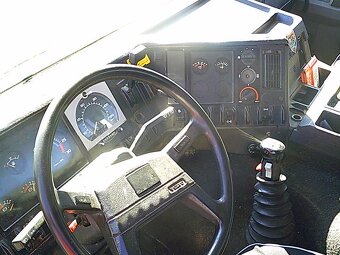VOLVO FL 12 320 4x2 trojstranná vyklapačka, sklápač - 16