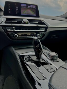 BMW 520D xDrive M-Packet - 16