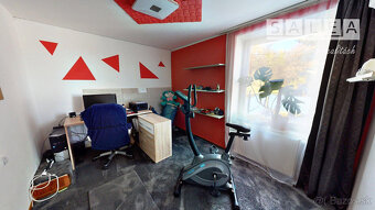 Trojpodlažný RD s veľkou záhradou v Moldave nad Bodvou - 16