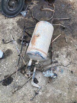 Predám rozpredám zadnú časť traktora zetor crystal - 16