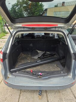 Ford Mondeo MK4 2.0 96 kW manual - 16