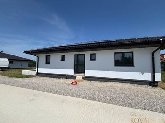 Na predaj novostavba – moderný bungalov v obci Podlužany - 16