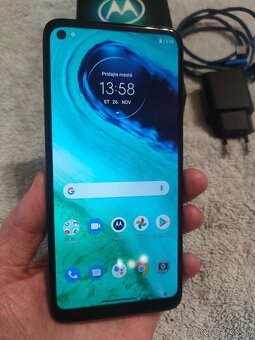 Motorola Moto G8 64GB - 16