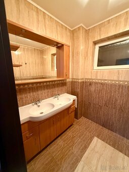 Priestranný byt v Lehniciach - 16