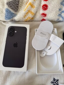 iPhone 16 ako nový - 16
