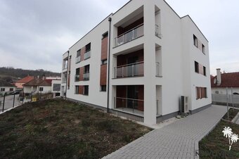 Na prenájom nový 2iz. byt na Banke - 16