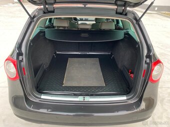 Volkswagen Passat Variant 2.0 TDI Highline - 16