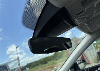 Volkswagen Passat 2,0 TDI 110kW DSG NAVI 2023 nafta automat - 16