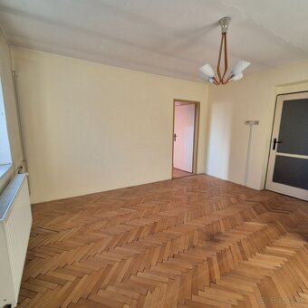 TIMA Real ponúka na predaj 3-izbový byt s balkónom, garážou - 16