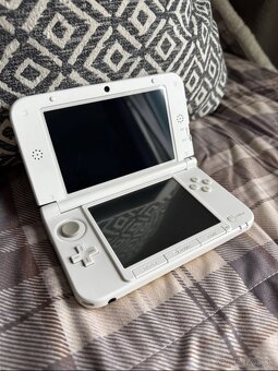 Nintendo 3DS XL Pikachu Edition - 16