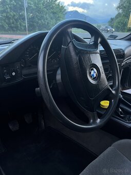 BMW E34 528i Touring - 16