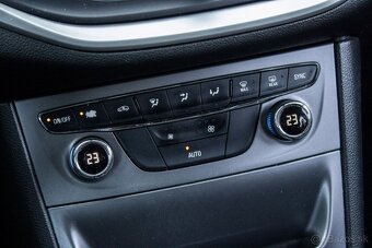 Opel Astra 1.4 Enjoy 74kW 2018 / AJ NA SPLÁTKY / PROTIÚČET / - 16
