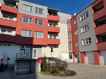 NA PREDAJ 2 IZBOVÝ BYT TRENČÍN, JUH, GARÁŽOVÉ STÁTIE - 16