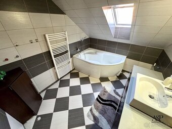 7 IZBOVÝ RODINNÝ DOM, POZEMOK 2717M2, PRIETRŽ, okr. SENICA - 16
