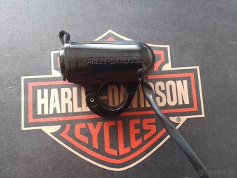 HARLEY DAVIDSON® zásuvka 12V - 16