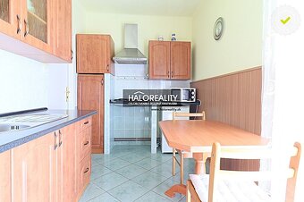 HALO reality - Predaj, trojizbový byt Podhájska, dva samosta - 16