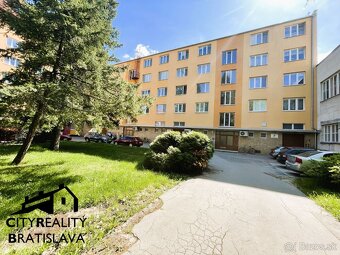 Výnimočný 3-izbový byt s veľkou presklenou terasou v srdci P - 16