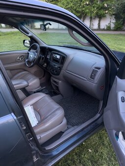 MAZDA TRIBUTE V6 - 16