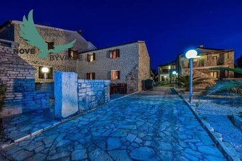 Exkluzívne na predaj vila s bazénom v Chorvátsku - 16