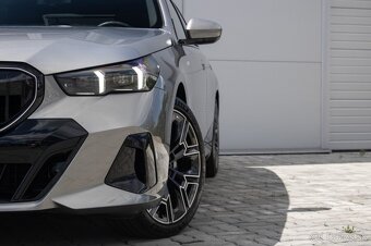 BMW Rad 5 520d mHEV xDrive A/T - AJ NA SPLÁTKY - 16