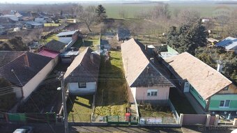 Gazdovský dom na 20á pozemku v Tekovských Lužanoch - 16