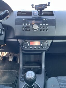 Predám Suzuki Swift 1.3 benzín r.v 2007 - 16