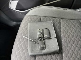 VW Touran 2.0 TDI DSG NAVI full-LED KAMERA - 16