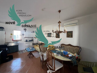 Dom s troma apartmánmi blízko mora v Chorvátsku - 16