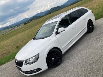 SKODA SUPERB Combi 2.0 TDI FULL VYBAVA - 16
