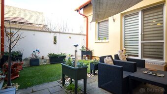 Predaj 4i byt s predzáhradkou, garážou v centre obce Rajka - 16