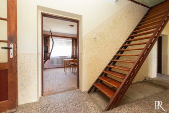 PREDAJ 5 IZBOVÝ RODINNÝ DOM S ROZSIAHLYM POZEMKOM - 16