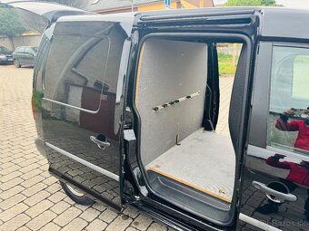Volkswagen Caddy 2.0 TDi Maxi KLIMA -NAVIGACE - 16