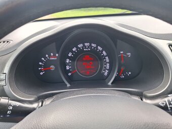 KIA SPORTAGE 2.0 CRDI 4x4 100 kw A/T automat - 16