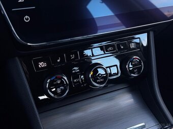 Škoda Superb 2.0 TDI SCR Style DSG - 16