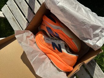 Bezecke tenisky New Balance Rebel - 16