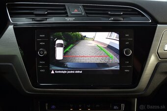 Volkswagen Touran 2.0 TDI ADAPTÍVNY TEMPOMAT, KAMERA - 16