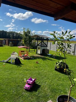 Rodinný dom s veľkorysou záhradou a parkovaním - 16