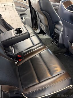 Jeep Grand Cherokee Overland - 16