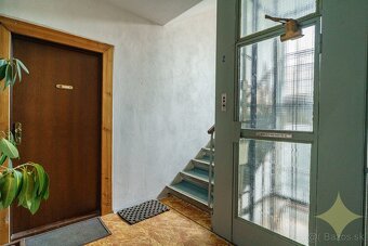 Exkluzívne na predaj veľký 3 izbový byt o výmere 81.30 m2 vo - 16
