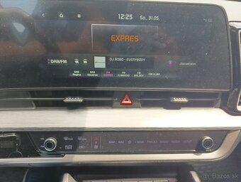 Sportage 2022,29 500 km,24000 eur. - 16