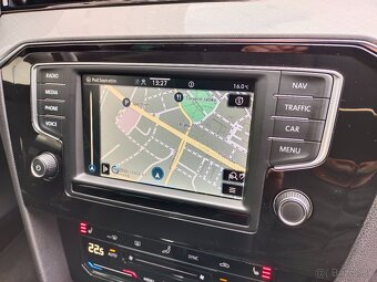 VW Passat B8 2.0TDI 110kW DSG R-Line - záruka Autodraft - 16