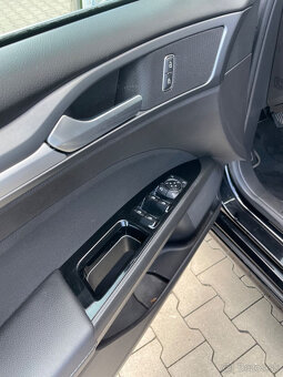 Ford Mondeo Combi 2019 EcoBoost 1.5 benzín (porucha motora) - 16