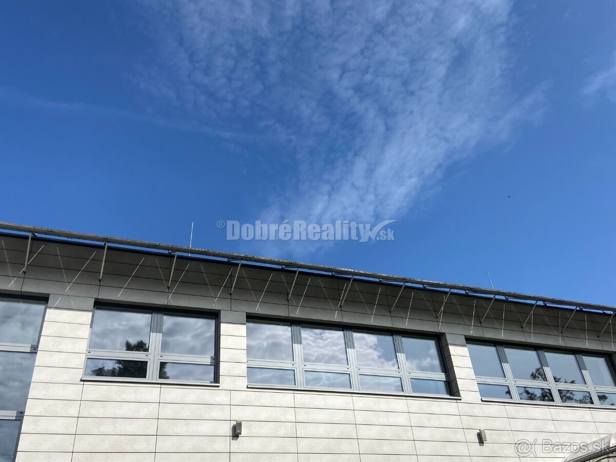 Na prenájom pekný obchodný priestor o rozlohe 250m2 v Rimav - 17